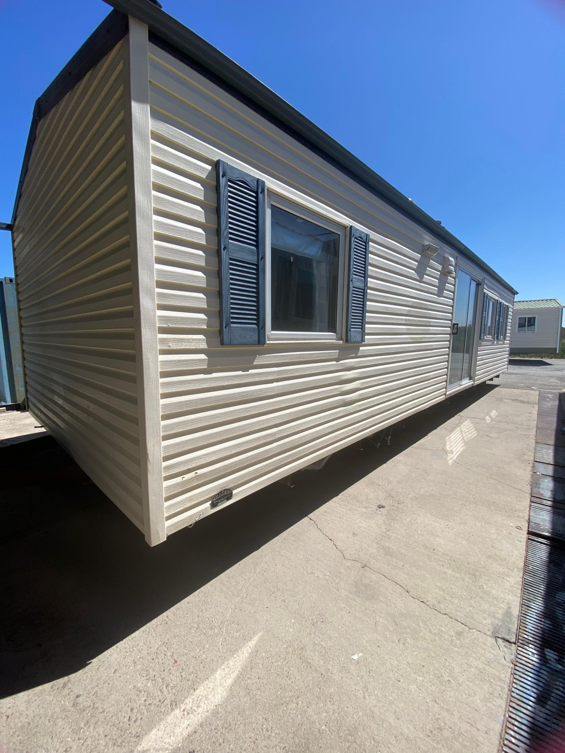 ESPECTACULAR CASAMOVIL MODELO WILLERBY MILENIUM! MEDIDAS 11 x 4 m – 3 HABITACIONES